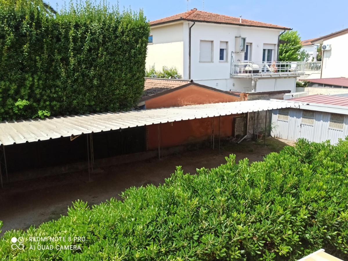 Le Palme 98 "Casa Vacanze" Lido di Camaiore Exteriér fotografie