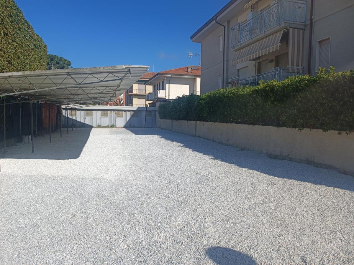 Le Palme 98 "Casa Vacanze" Lido di Camaiore Exteriér fotografie